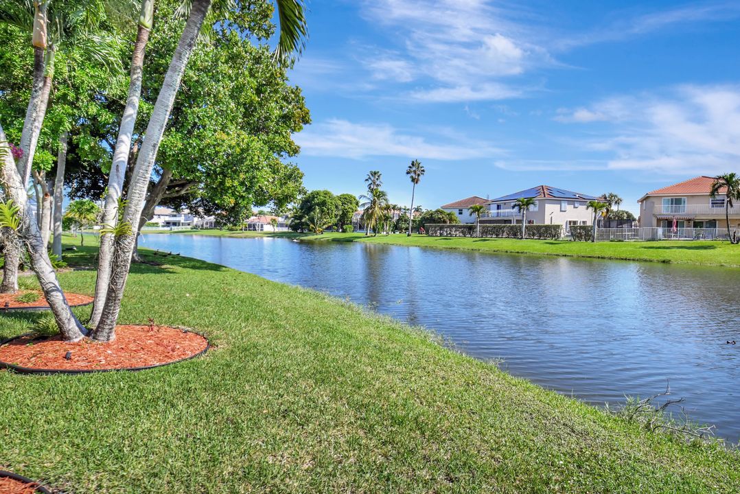 For Sale: $599,000 (3 beds, 2 baths, 1864 Square Feet)