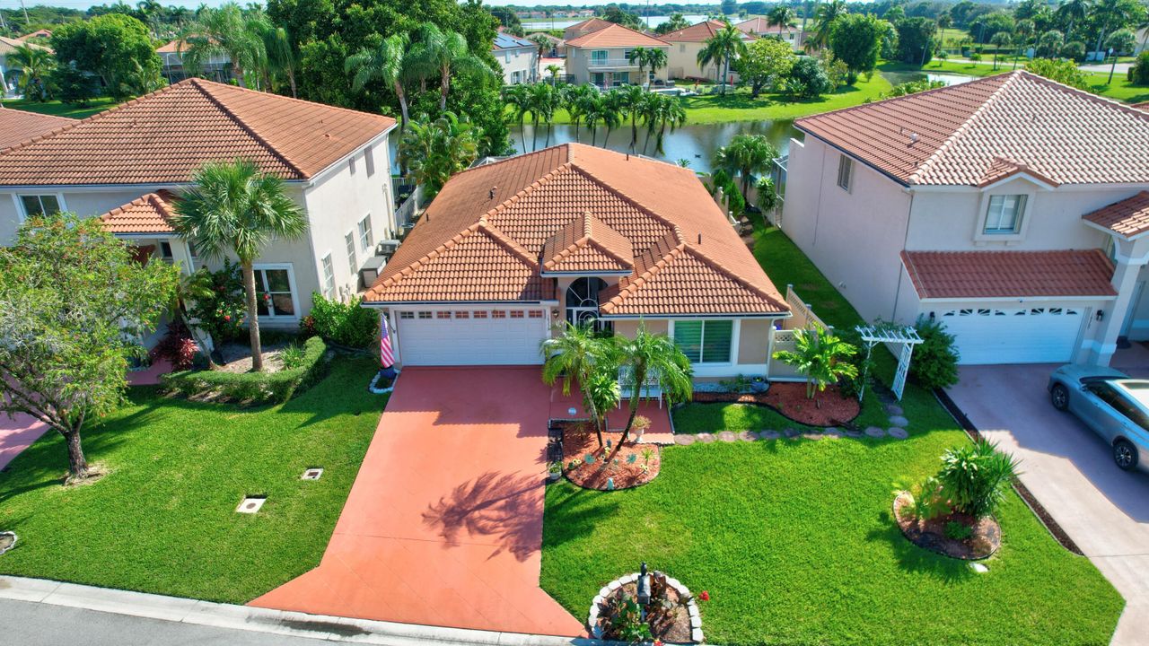 For Sale: $599,000 (3 beds, 2 baths, 1864 Square Feet)