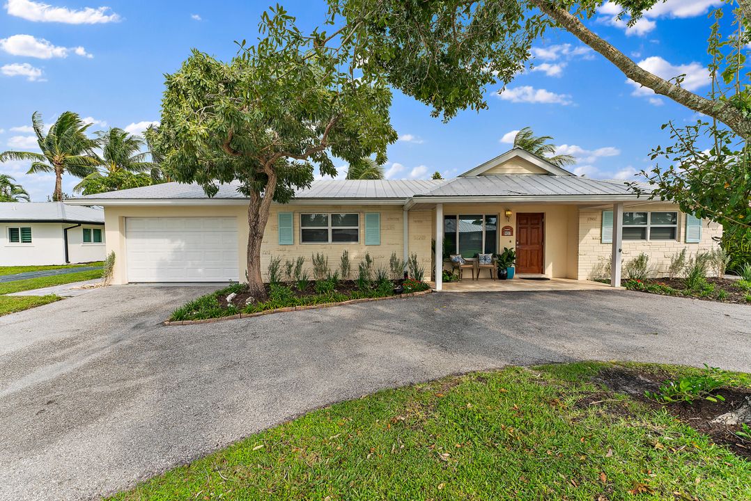 For Sale: $950,000 (3 beds, 2 baths, 1546 Square Feet)