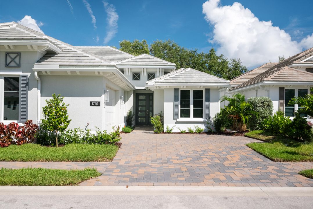 For Sale: $822,000 (3 beds, 3 baths, 2244 Square Feet)