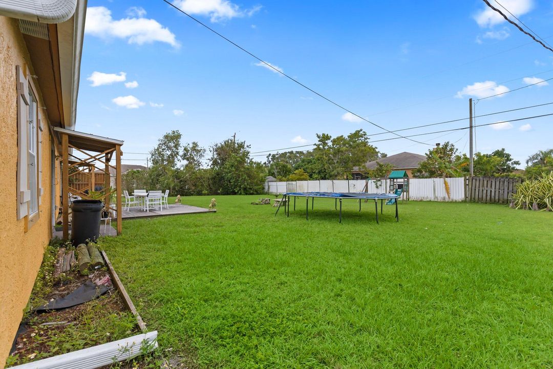 For Sale: $360,000 (3 beds, 2 baths, 1183 Square Feet)