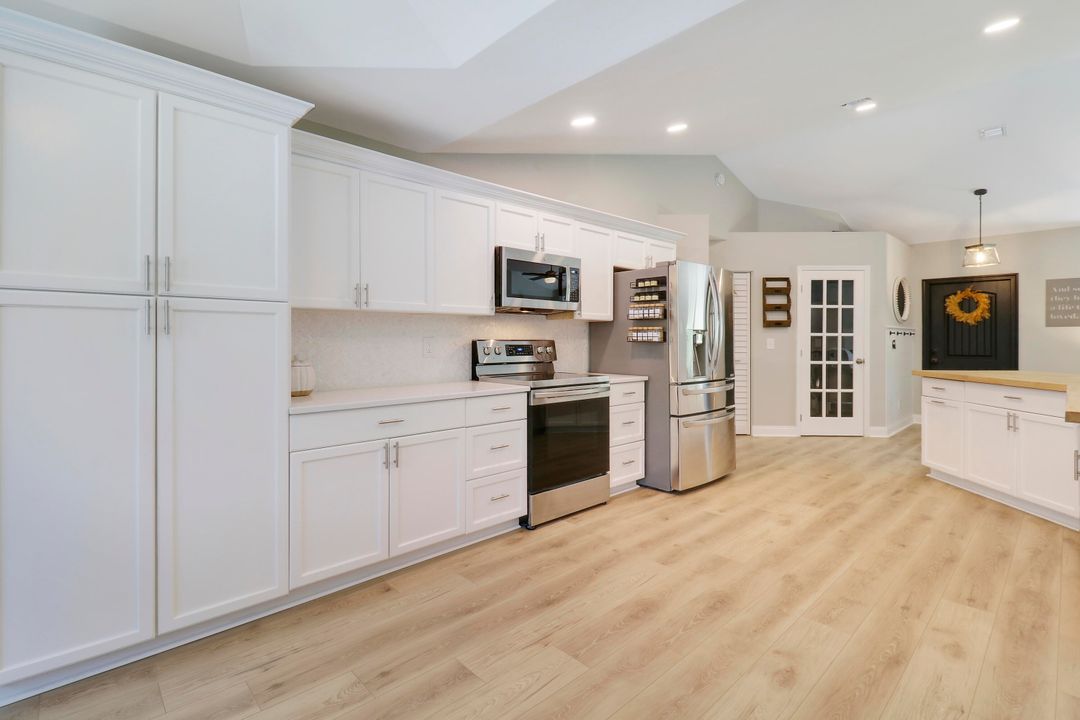 For Sale: $429,900 (3 beds, 2 baths, 1718 Square Feet)