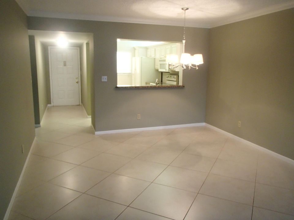 For Rent: $1,800 (2 beds, 2 baths, 1145 Square Feet)