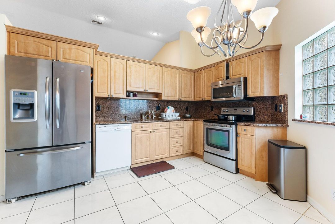 For Sale: $349,000 (3 beds, 2 baths, 1382 Square Feet)