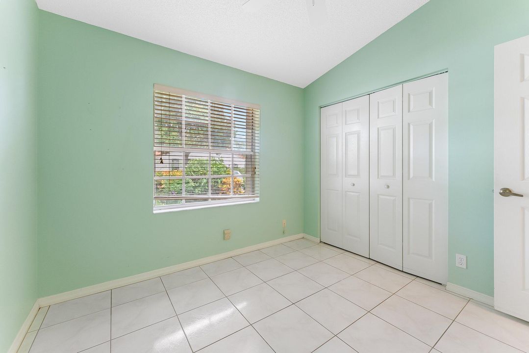 For Sale: $349,000 (3 beds, 2 baths, 1382 Square Feet)