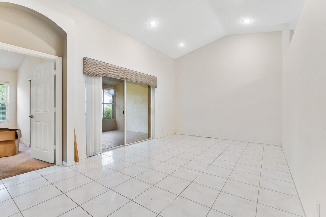 En Venta: $349,000 (3 camas, 2 baños, 1382 Pies cuadrados)