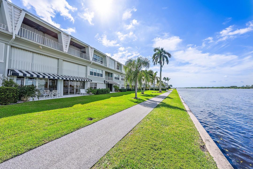 For Sale: $2,500,000 (2 beds, 2 baths, 1567 Square Feet)