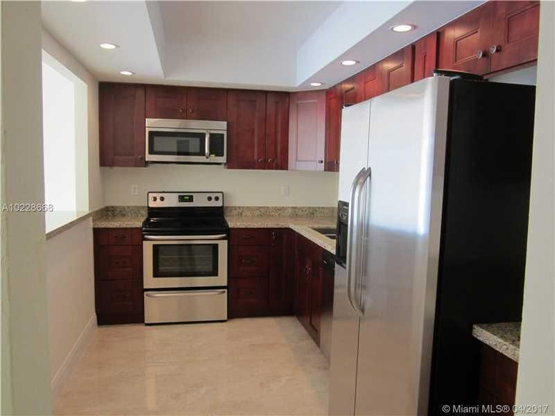 For Rent: $2,295 (1 beds, 1 baths, 1005 Square Feet)