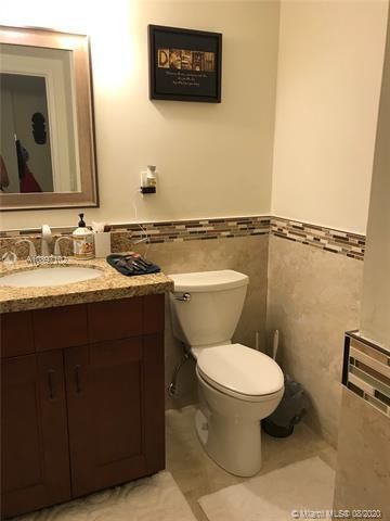 For Rent: $2,295 (1 beds, 1 baths, 1005 Square Feet)