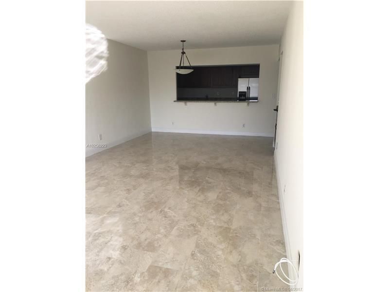 For Rent: $2,295 (1 beds, 1 baths, 1005 Square Feet)