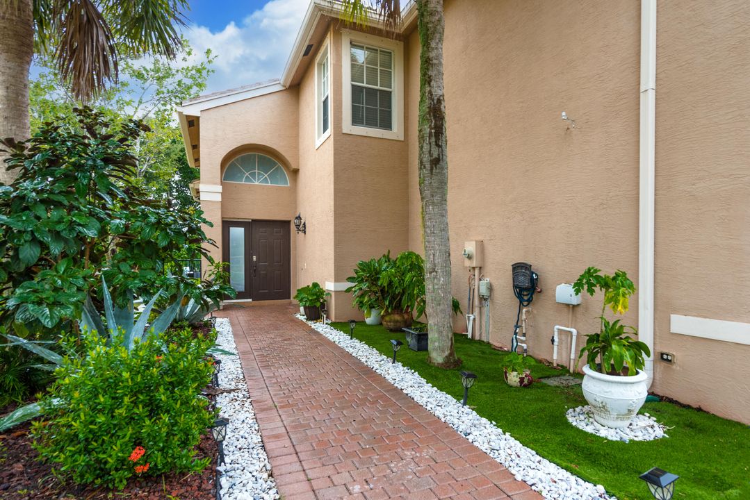 For Sale: $649,000 (4 beds, 2 baths, 2238 Square Feet)