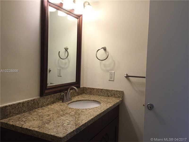 For Rent: $2,295 (1 beds, 1 baths, 1005 Square Feet)