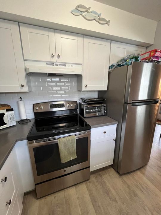 For Rent: $2,450 (2 beds, 2 baths, 883 Square Feet)