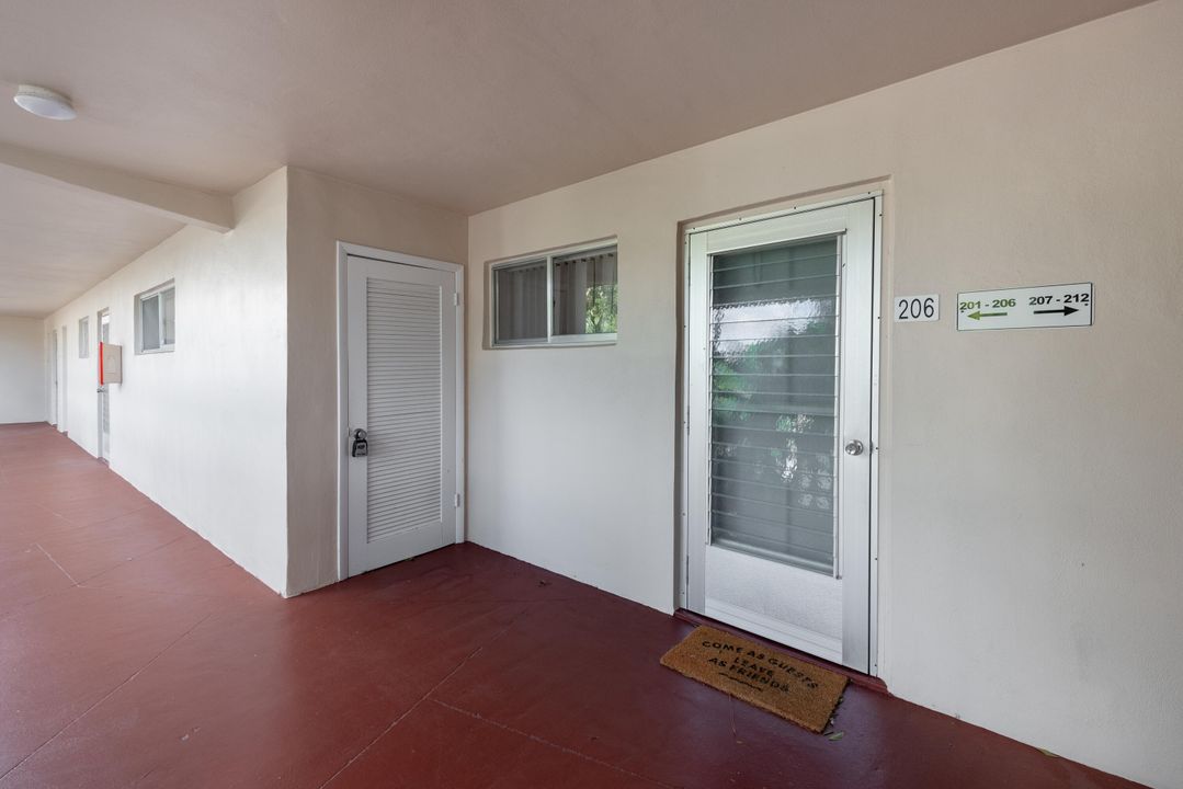 For Sale: $95,000 (2 beds, 1 baths, 894 Square Feet)