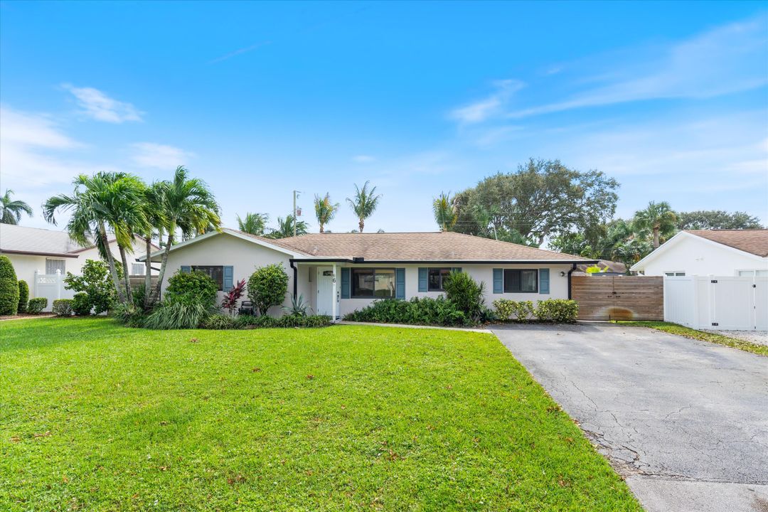 For Sale: $749,900 (3 beds, 2 baths, 1564 Square Feet)