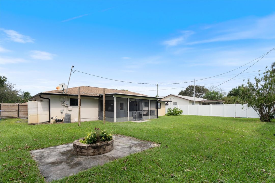 For Sale: $749,900 (3 beds, 2 baths, 1564 Square Feet)