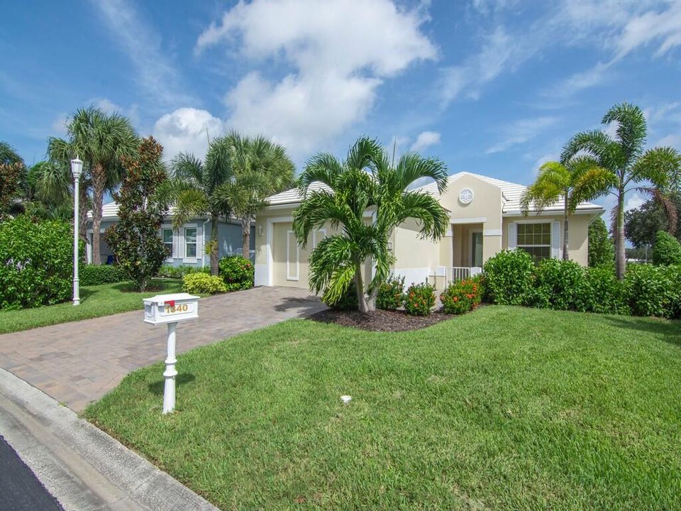 For Sale: $899,000 (3 beds, 2 baths, 1980 Square Feet)