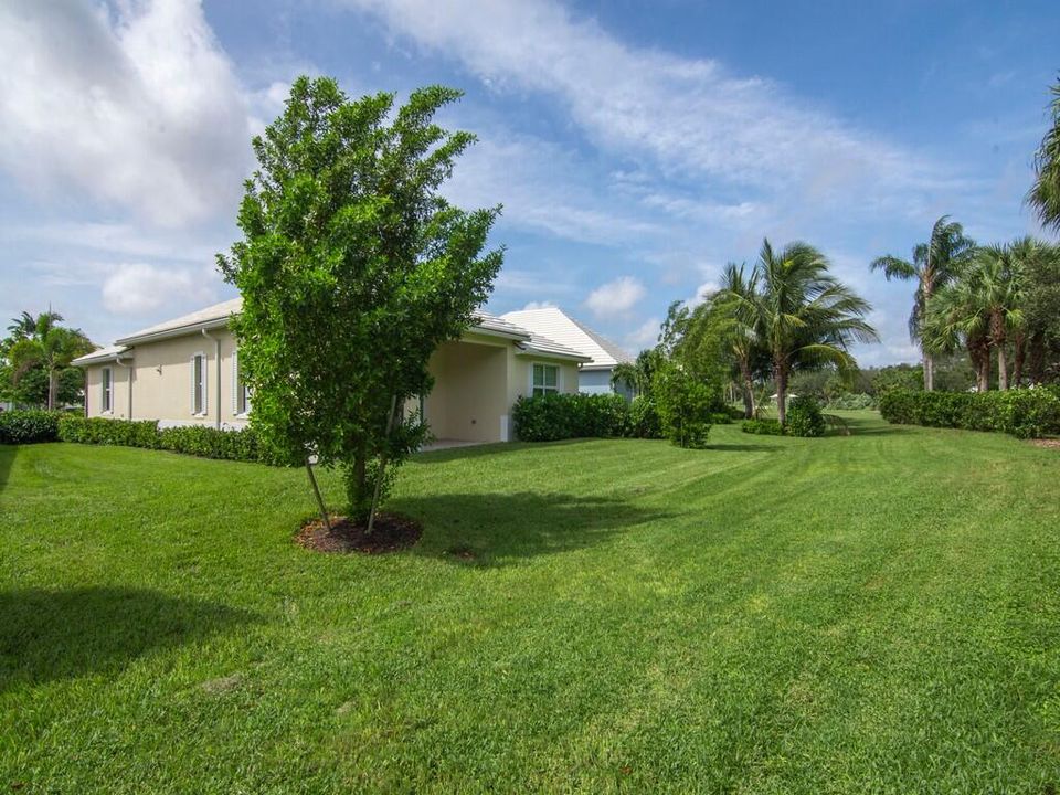 For Sale: $899,000 (3 beds, 2 baths, 1980 Square Feet)