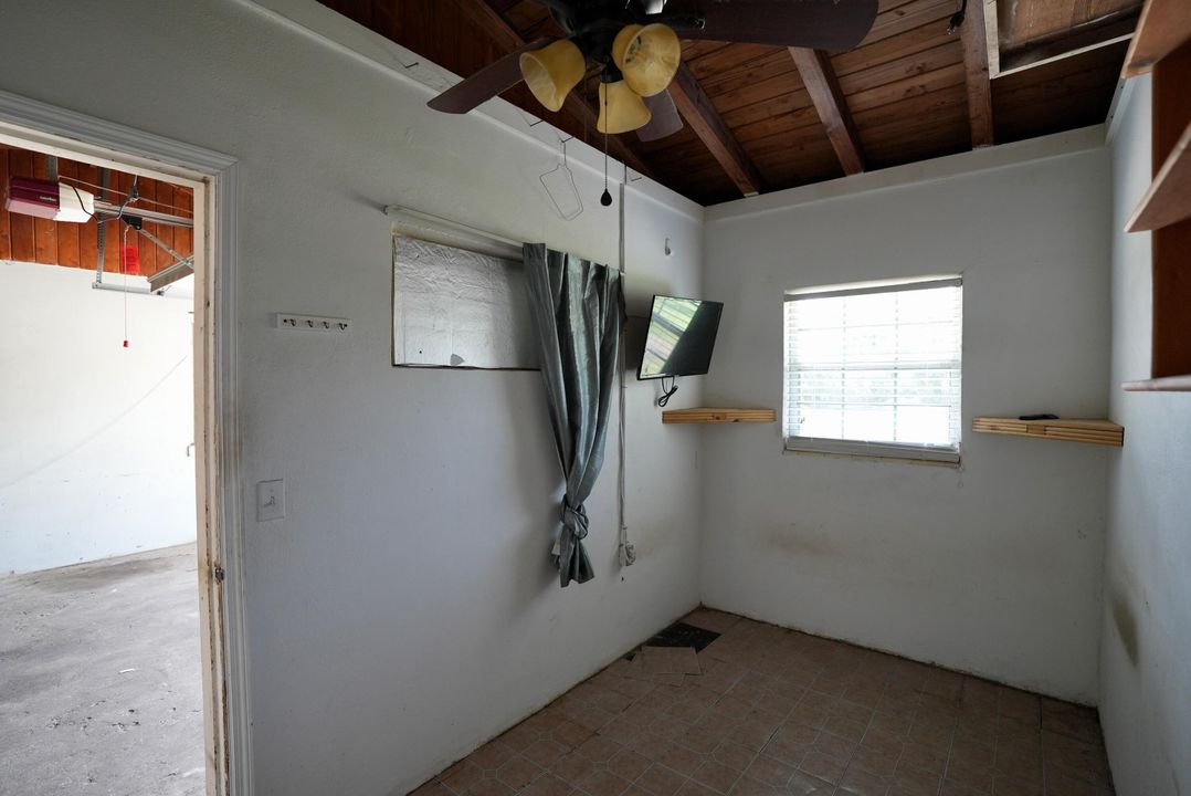 For Sale: $199,000 (2 beds, 2 baths, 1161 Square Feet)