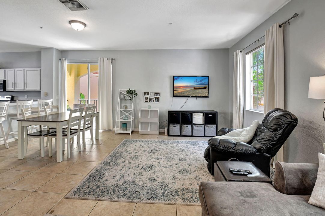 For Sale: $436,500 (3 beds, 2 baths, 1887 Square Feet)