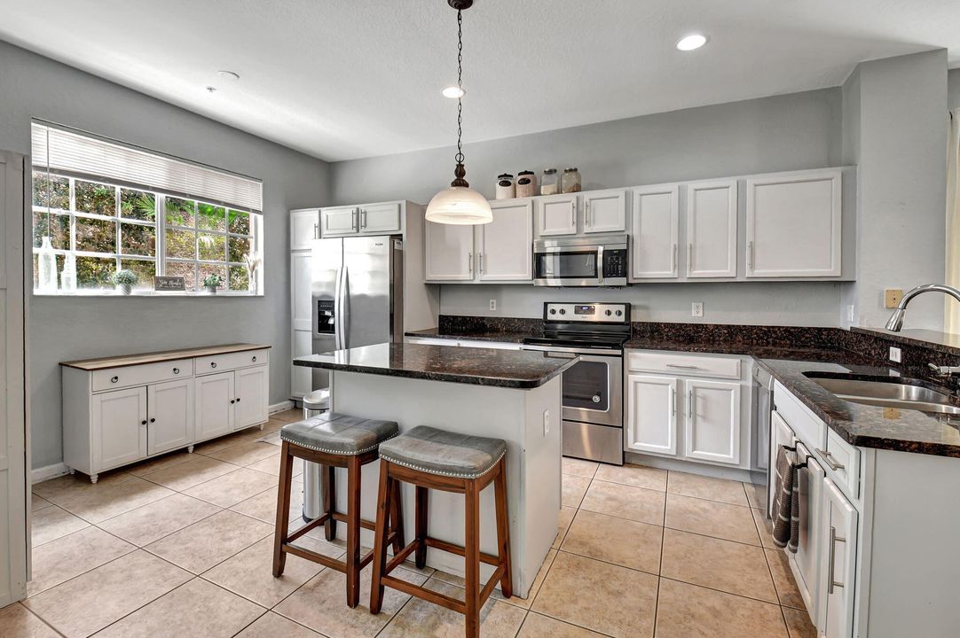 For Sale: $436,500 (3 beds, 2 baths, 1887 Square Feet)