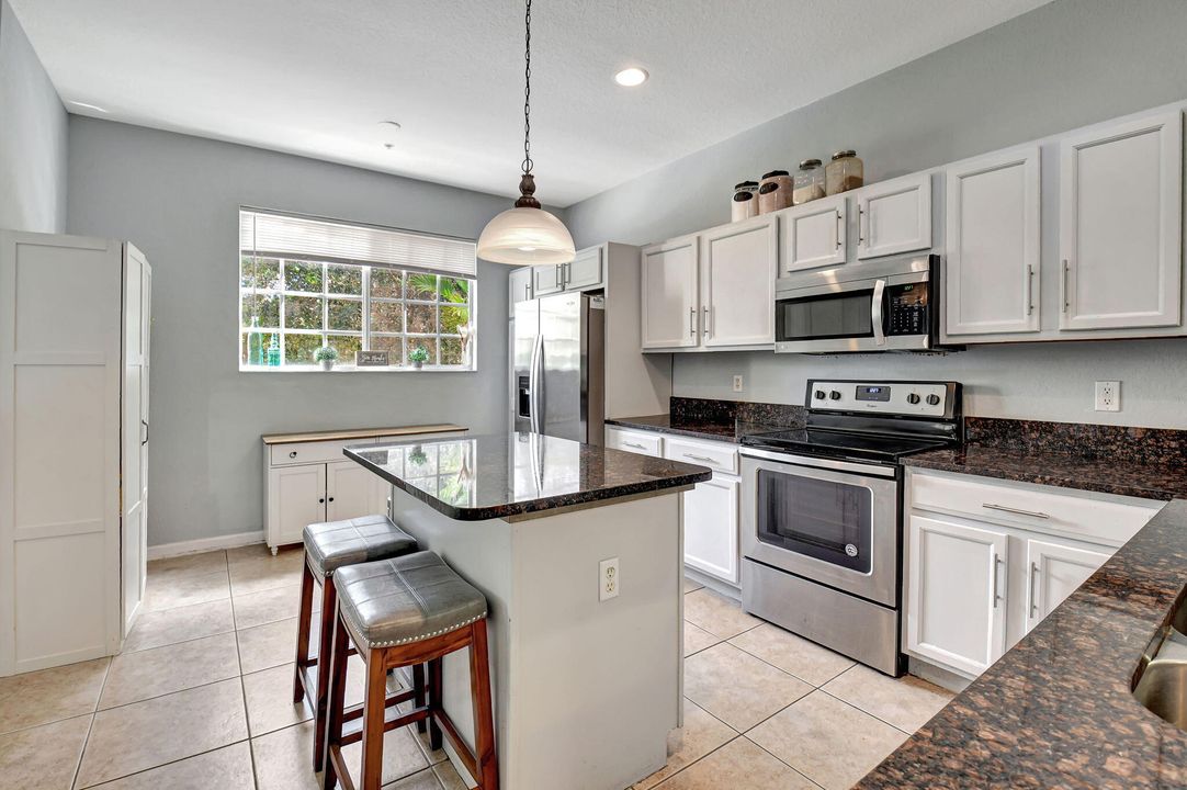 For Sale: $436,500 (3 beds, 2 baths, 1887 Square Feet)