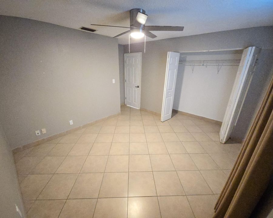 For Rent: $2,000 (2 beds, 1 baths, 900 Square Feet)