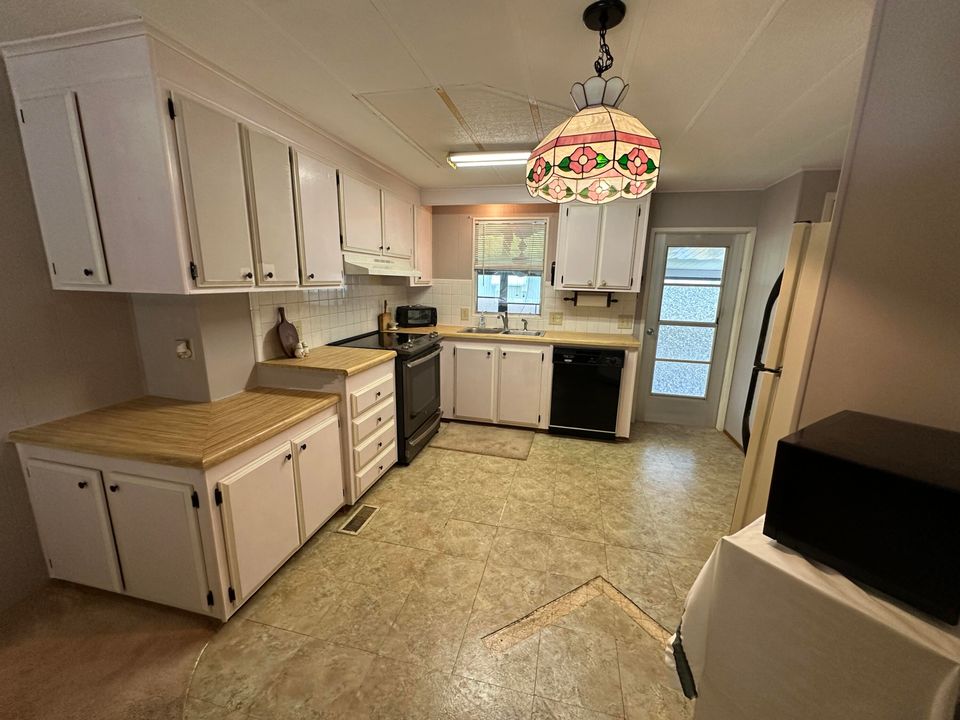 For Sale: $219,000 (2 beds, 2 baths, 1152 Square Feet)