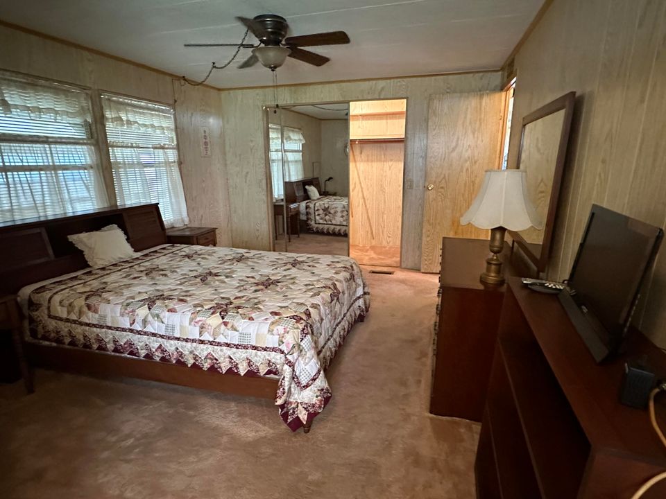 For Sale: $219,000 (2 beds, 2 baths, 1152 Square Feet)