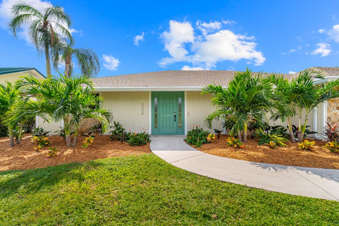 For Sale: $949,900 (3 beds, 2 baths, 1948 Square Feet)