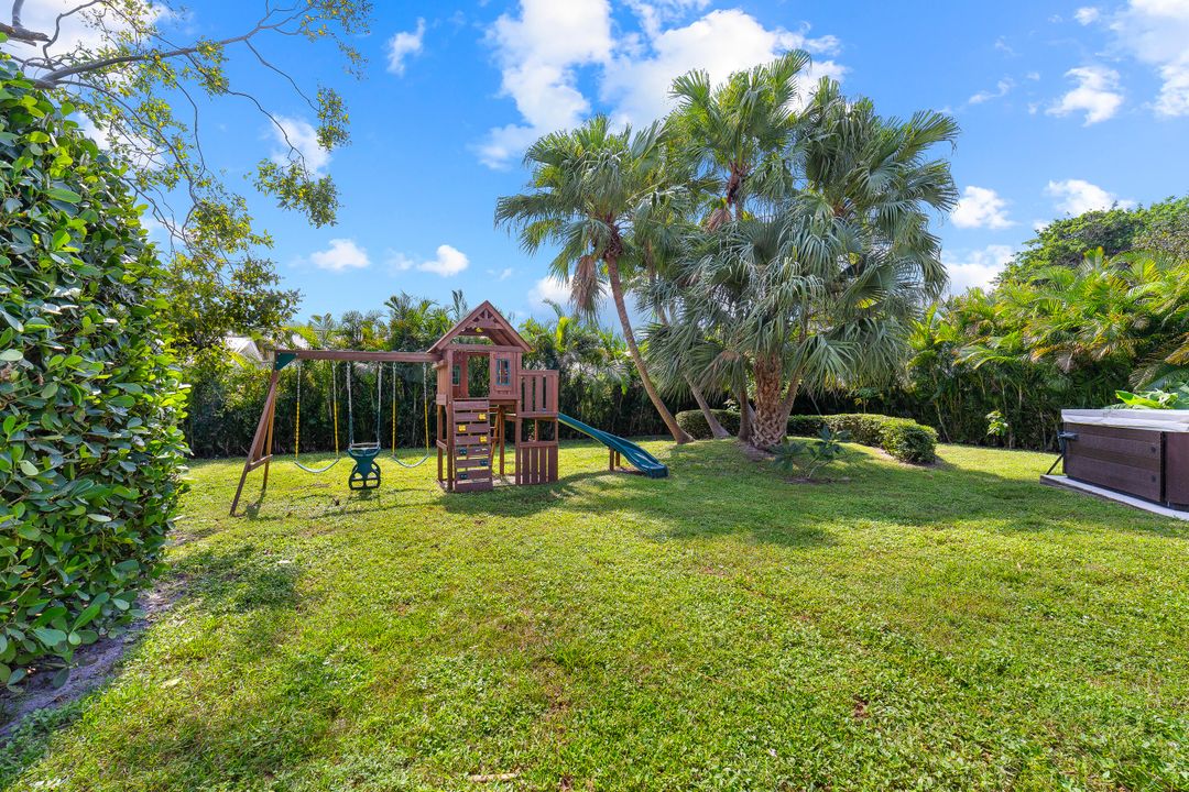 For Sale: $949,900 (3 beds, 2 baths, 1948 Square Feet)