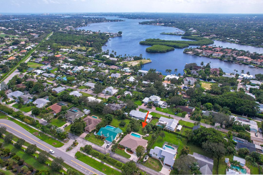 For Sale: $949,900 (3 beds, 2 baths, 1948 Square Feet)