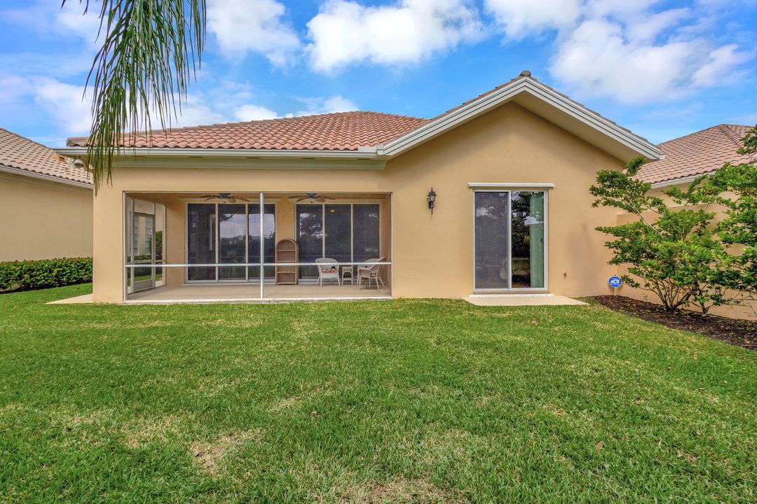 For Sale: $692,000 (3 beds, 3 baths, 2001 Square Feet)