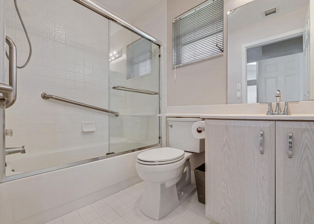 For Sale: $395,900 (2 beds, 2 baths, 1722 Square Feet)