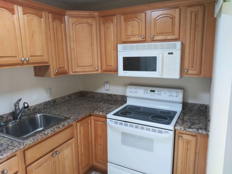 For Rent: $1,400 (1 beds, 1 baths, 410 Square Feet)