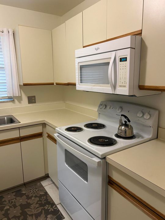 For Sale: $169,000 (2 beds, 2 baths, 1080 Square Feet)