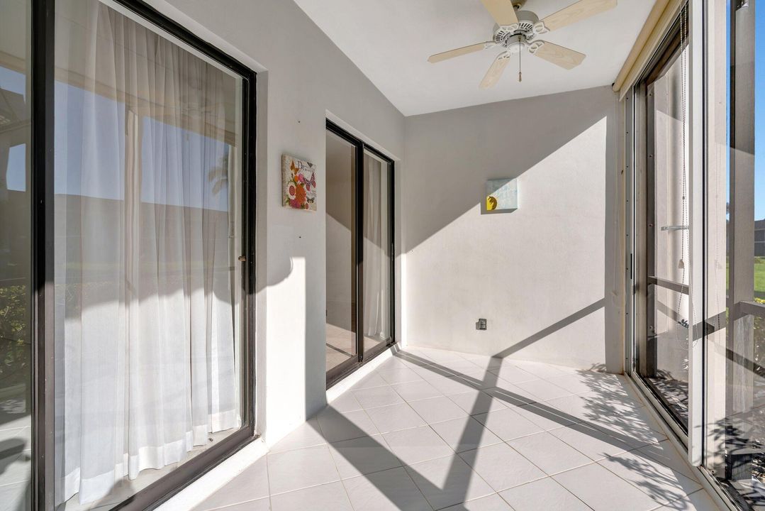 For Sale: $450,000 (2 beds, 2 baths, 1063 Square Feet)