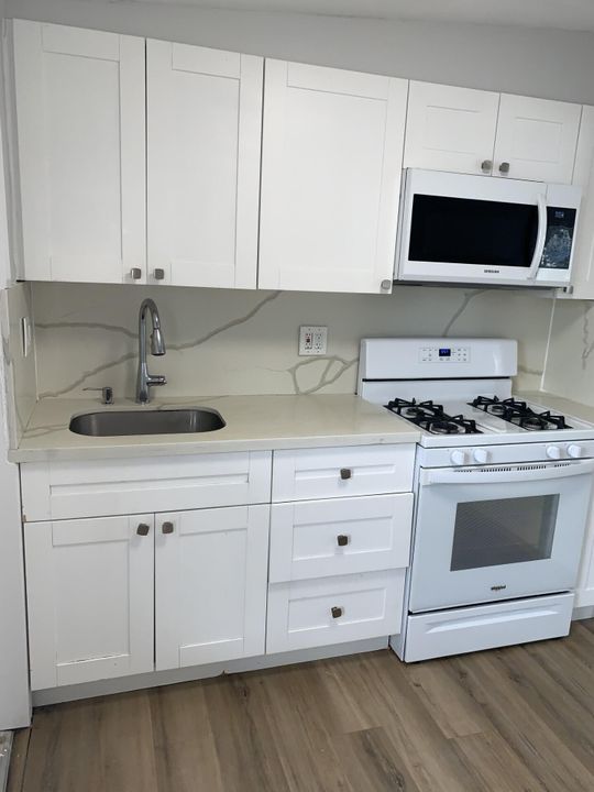 For Rent: $1,675 (1 beds, 1 baths, 650 Square Feet)