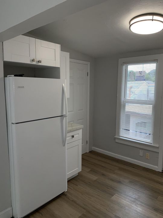 For Rent: $1,675 (1 beds, 1 baths, 650 Square Feet)