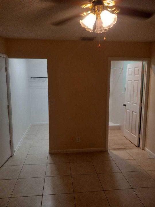 For Rent: $2,900 (2 beds, 2 baths, 1037 Square Feet)