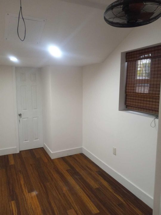 For Rent: $2,900 (2 beds, 2 baths, 1037 Square Feet)