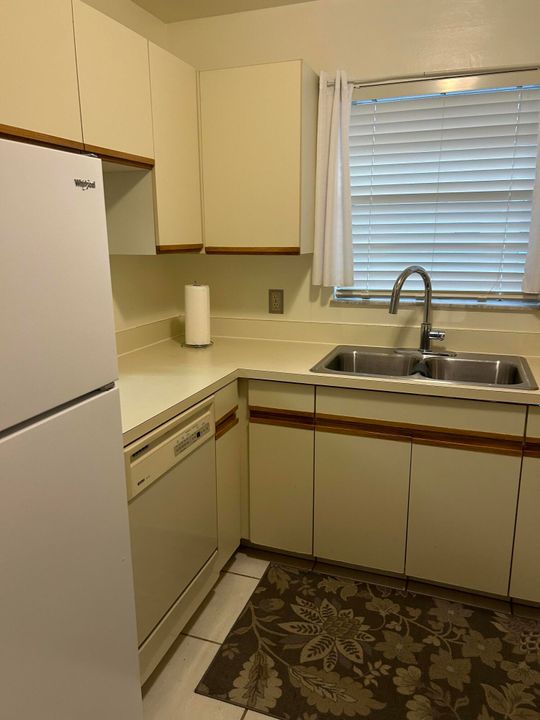 For Sale: $169,000 (2 beds, 2 baths, 1080 Square Feet)