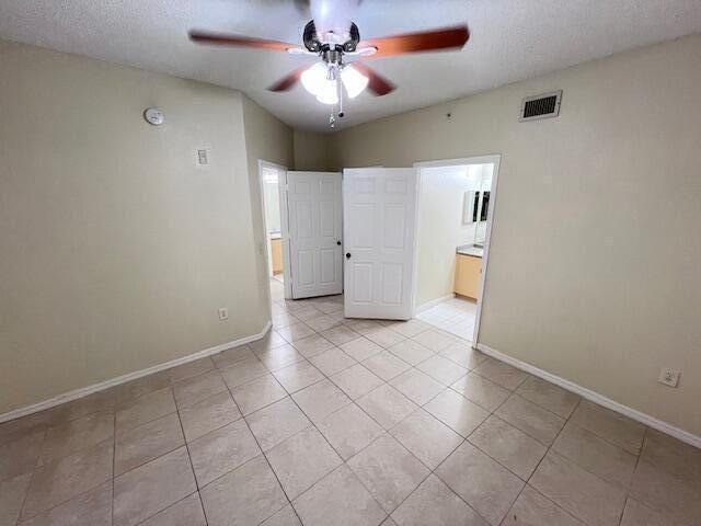 For Rent: $2,300 (3 beds, 2 baths, 1201 Square Feet)