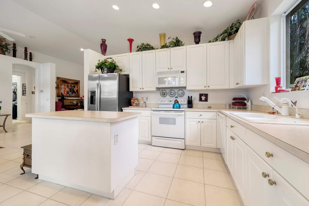 For Sale: $450,000 (3 beds, 2 baths, 2132 Square Feet)