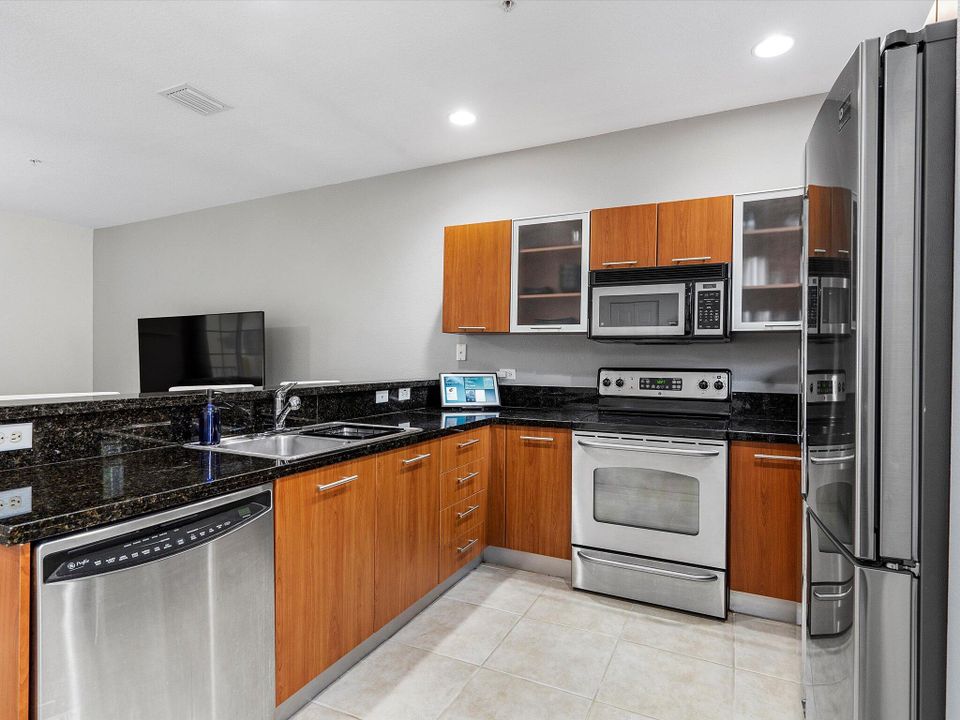 For Sale: $439,900 (2 beds, 2 baths, 1455 Square Feet)