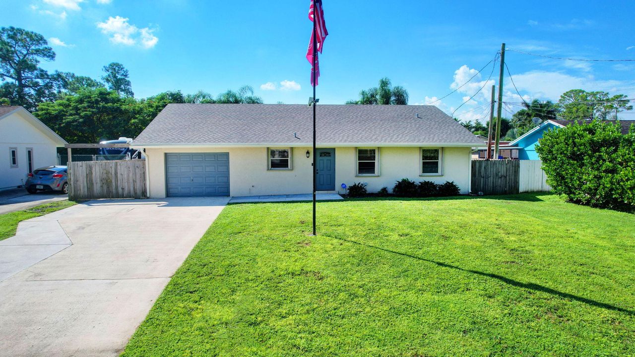 For Sale: $554,900 (3 beds, 2 baths, 1543 Square Feet)