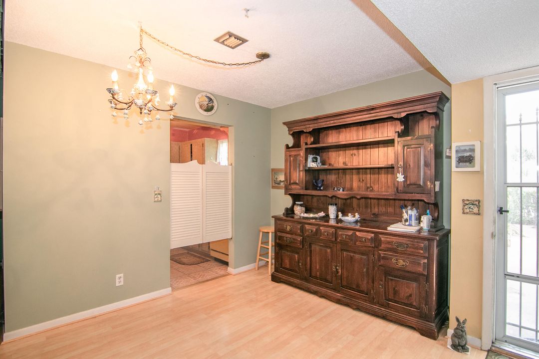 For Sale: $149,900 (2 beds, 2 baths, 1103 Square Feet)