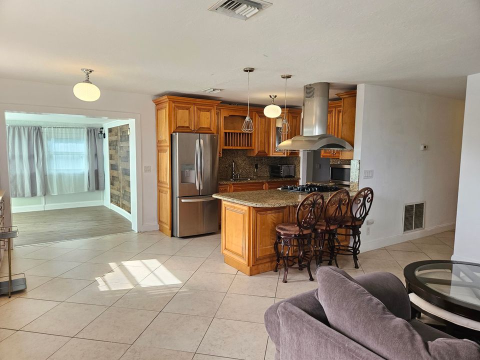 For Sale: $465,000 (4 beds, 2 baths, 1336 Square Feet)