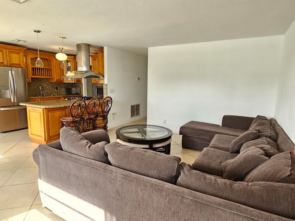 For Sale: $465,000 (4 beds, 2 baths, 1336 Square Feet)