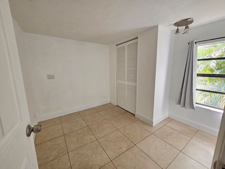 For Sale: $465,000 (4 beds, 2 baths, 1336 Square Feet)